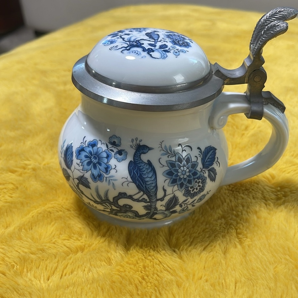 Vintage Royal Tettau Handpainted Original Modell Alt- Tettau Stein with Tin Lid